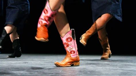 How to Line Dance: A Guide to the Art of Following the Line